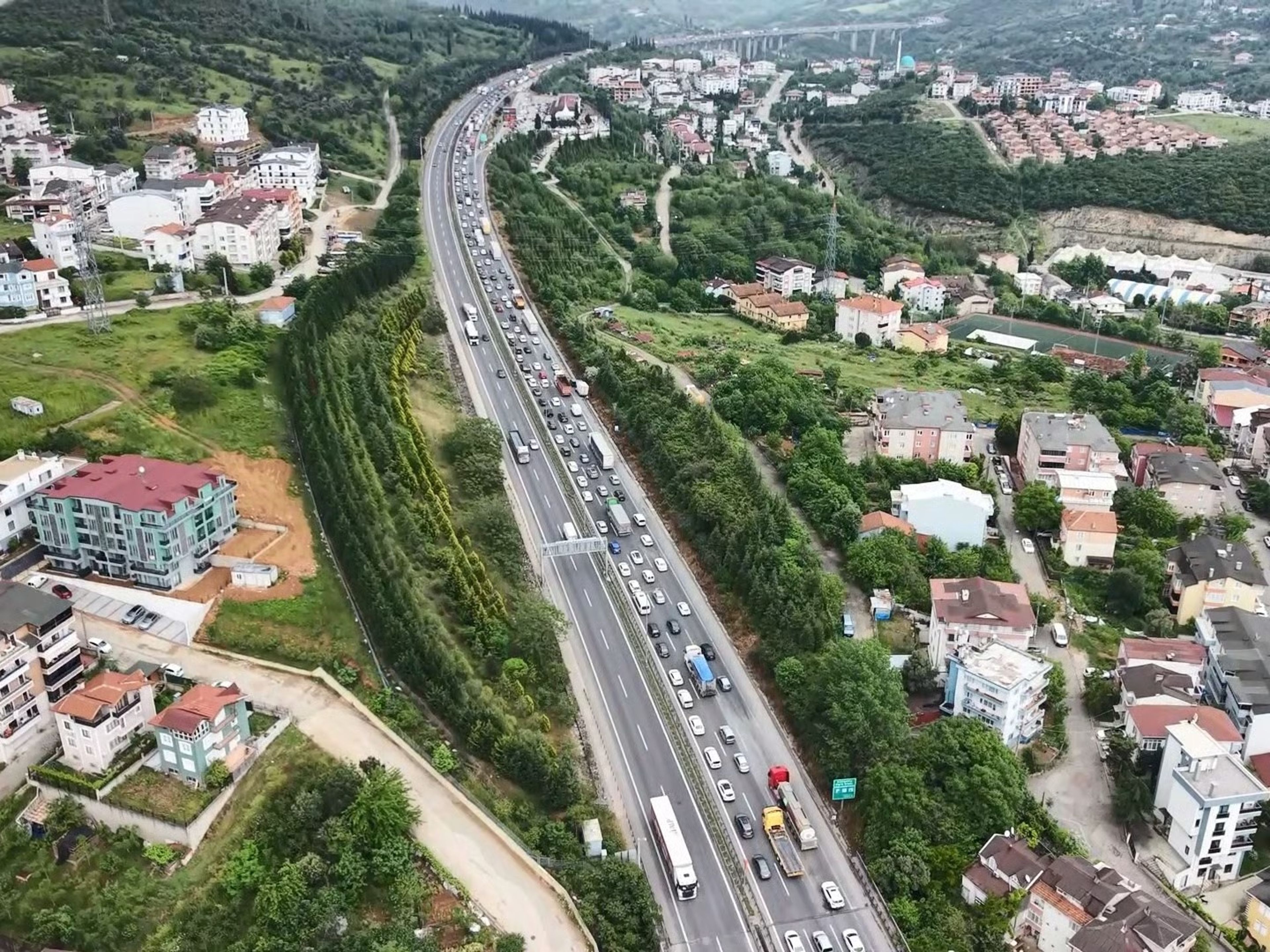 Bayram tatili trafiği TEM Otoyolu'nu kilitledi!
