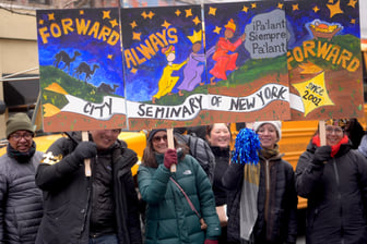 New York sokaklarında Epifani coşkusu