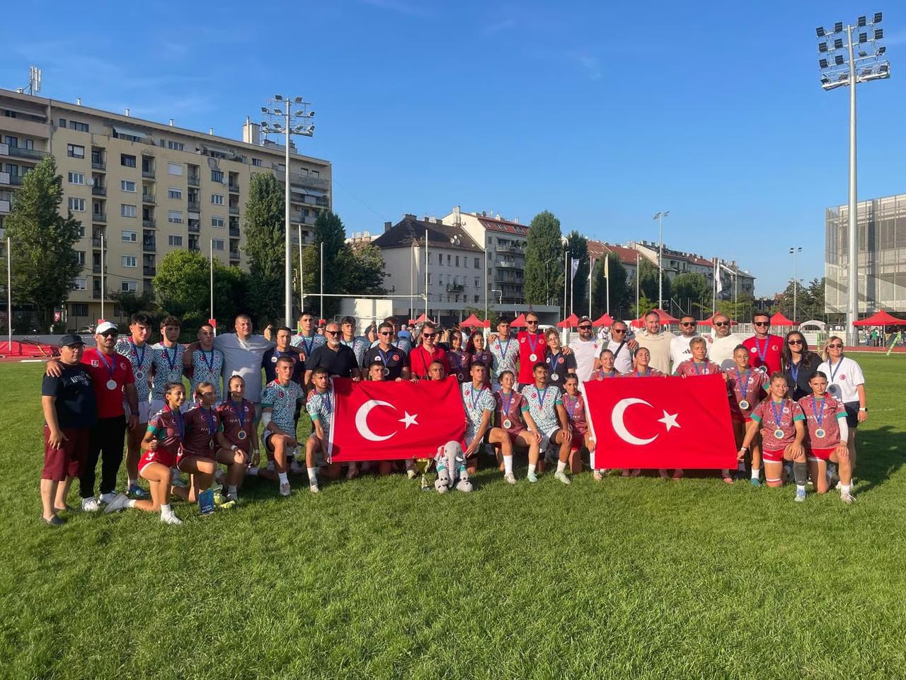 Türk ragbisinde çifte zafer: Altın ve gümüş madalyalar geldi