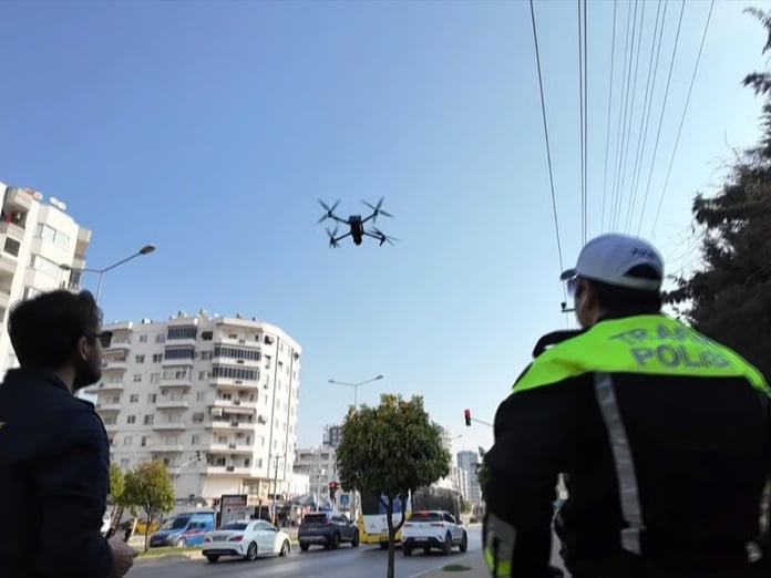 Mersin'de trafik denetimi: 1413 sürücüye 4,7 milyon lira ceza