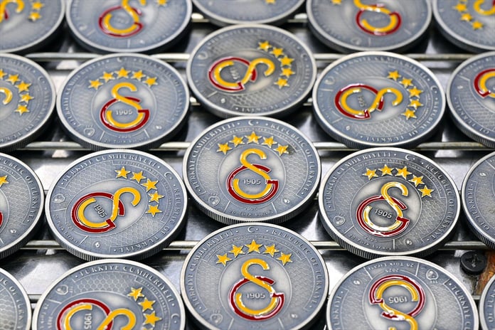 Gümüş hatıra para