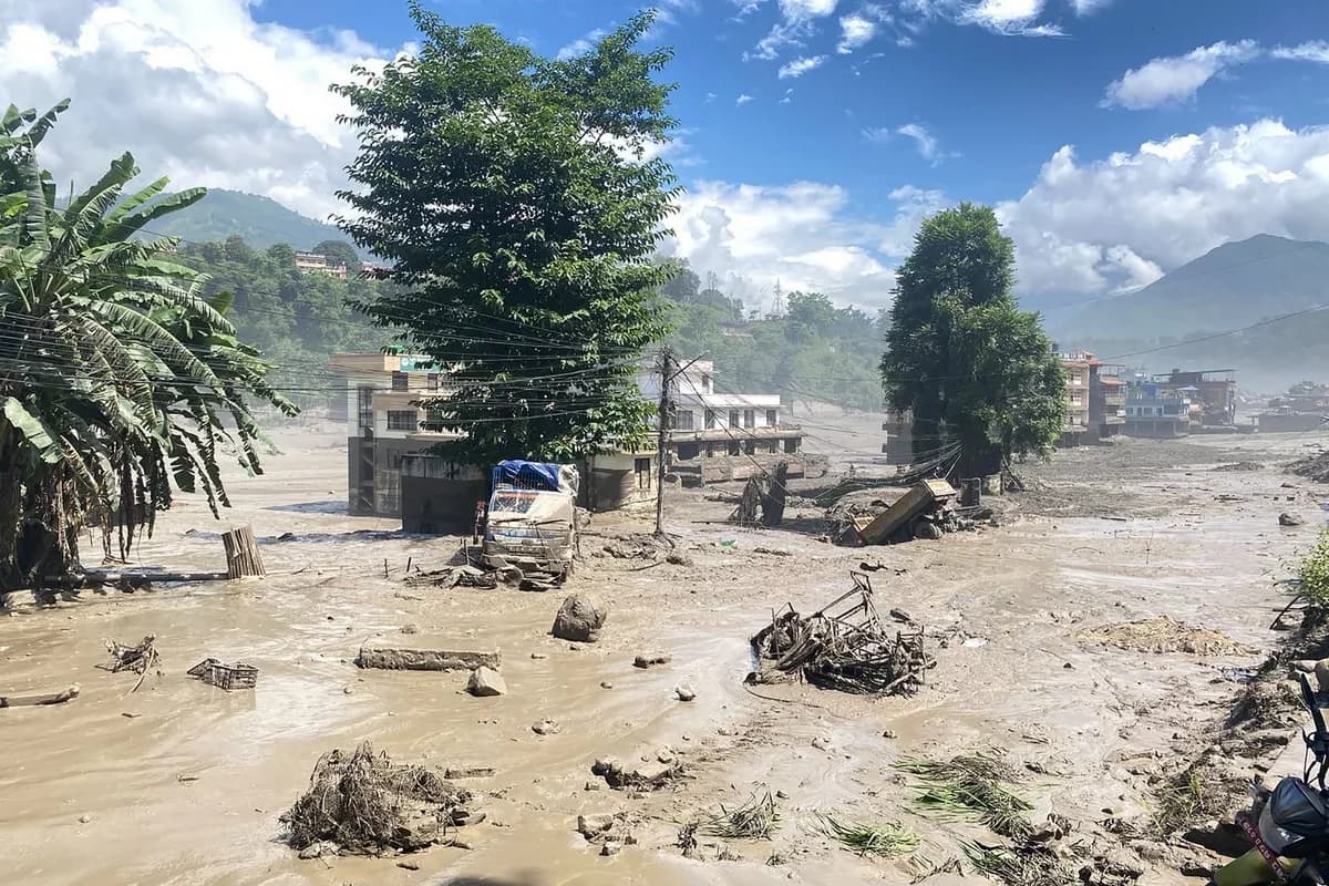 Nepal’de can kaybı 1.342’ye yükseldi