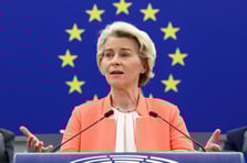 AB Komisyonu Başkanı, iki güven oylaması öncesi Avrupa Parlamentosu’na seslendi