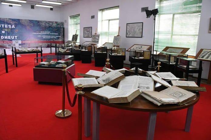 Arnavutluk'ta "Akdeniz'in Hafızası" sergisi açıldı: Osmanlı eserleri ziyaretçilerle buluşuyor