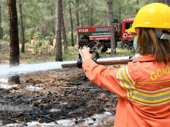 Orman yangını gönüllülerinin hukuki statüsü ve hakları genişletildi