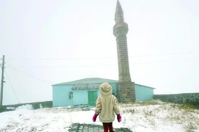 Doğu Anadolu’ya kar yağdı, yüksek kesimler beyaza büründü