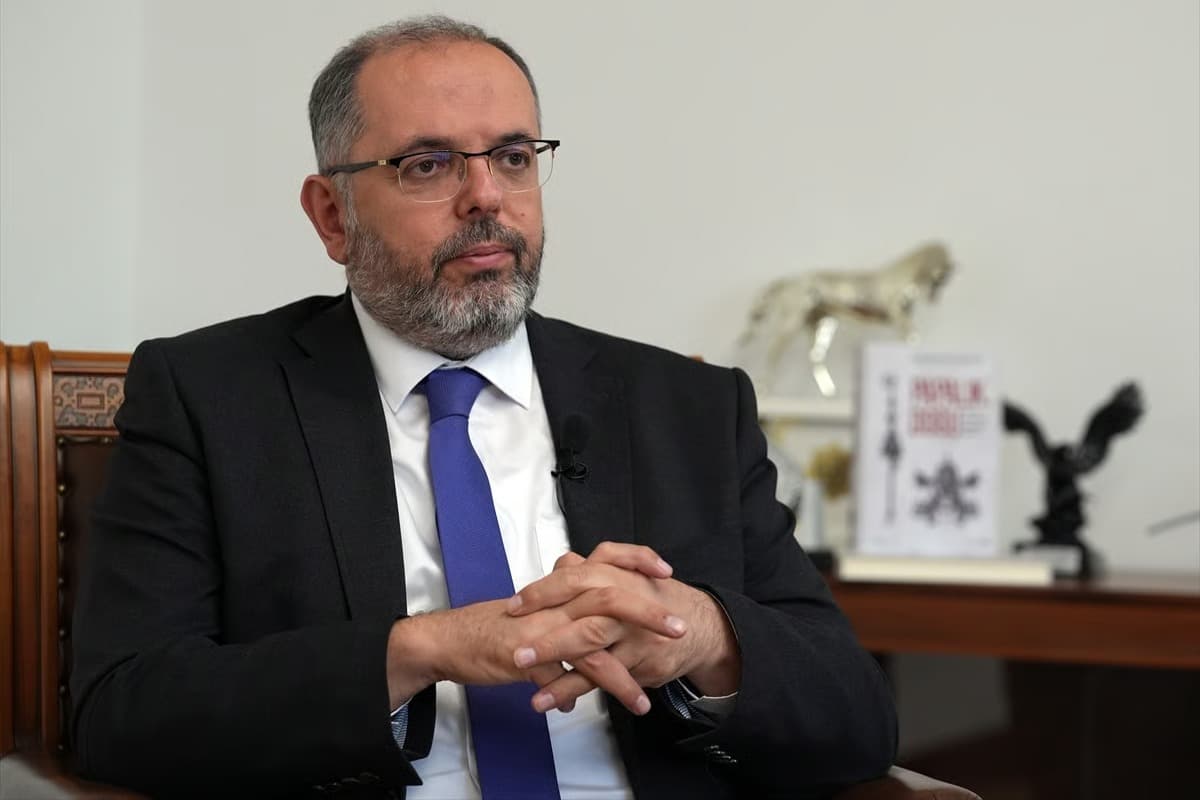 Prof. Dr. Erhan Afyoncu'dan "Papalık ve Doğu" değerlendirmesi