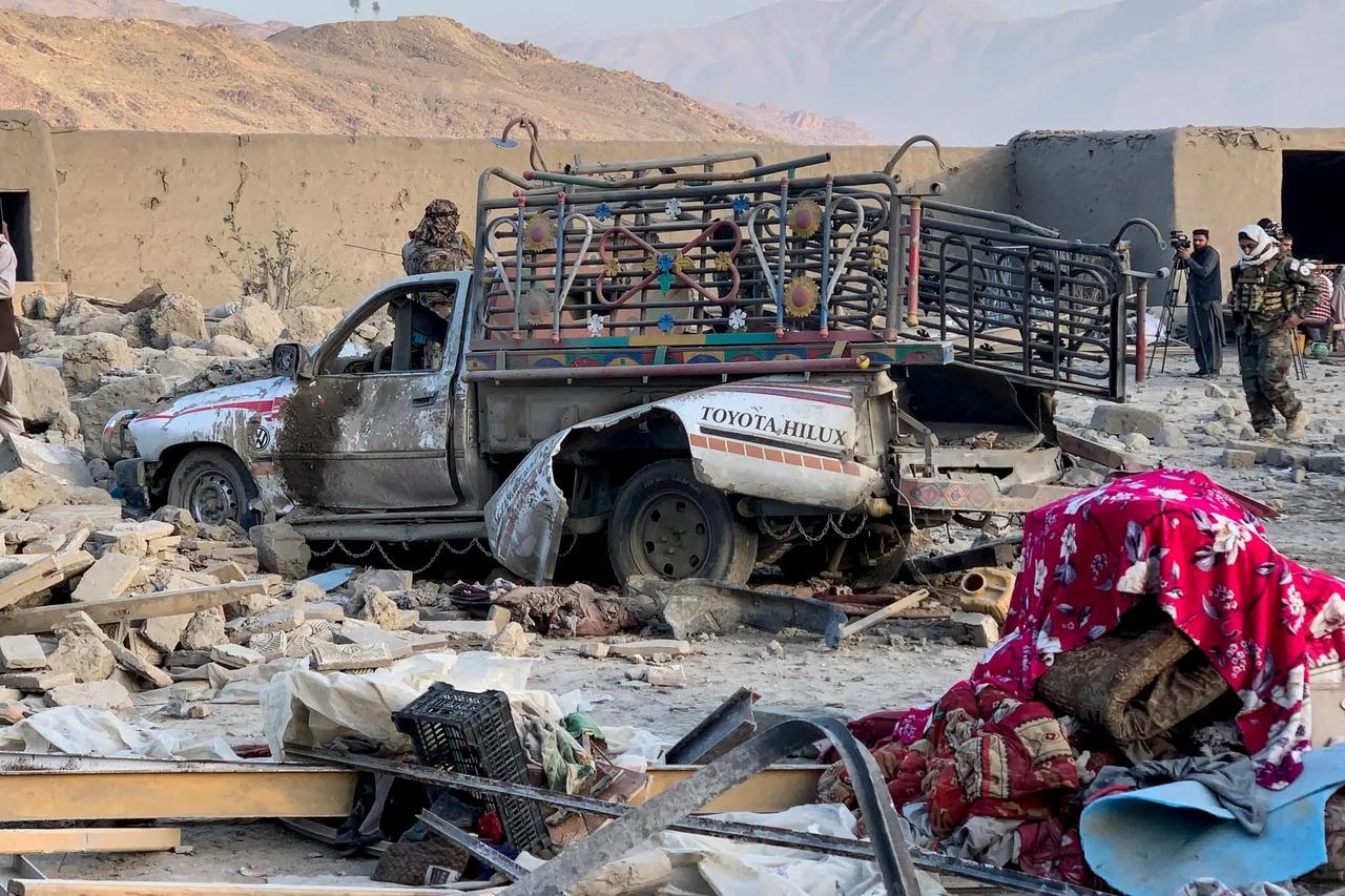 Pakistan'dan Afganistan'a saldırı