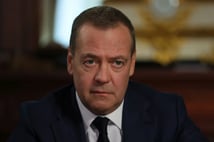 Medvedev'den küresel savaş uyarısı: Kıyamet saati ileri gidiyor