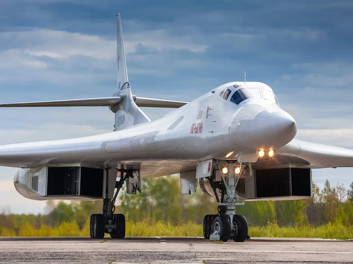 Rusya, bombardıman uçaklarını Ukrayna sınırından uzaklaştırıyor
