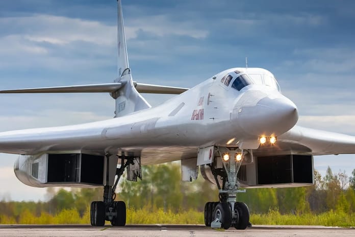 Rusya, bombardıman uçaklarını Ukrayna sınırından uzaklaştırıyor
