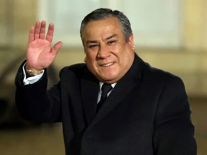 Gensoru krizi Peru Başbakanı Adrianzen'i istifa ettirdi