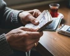 TBMM'de emekli maaşı 20 bin liraya yükseldi