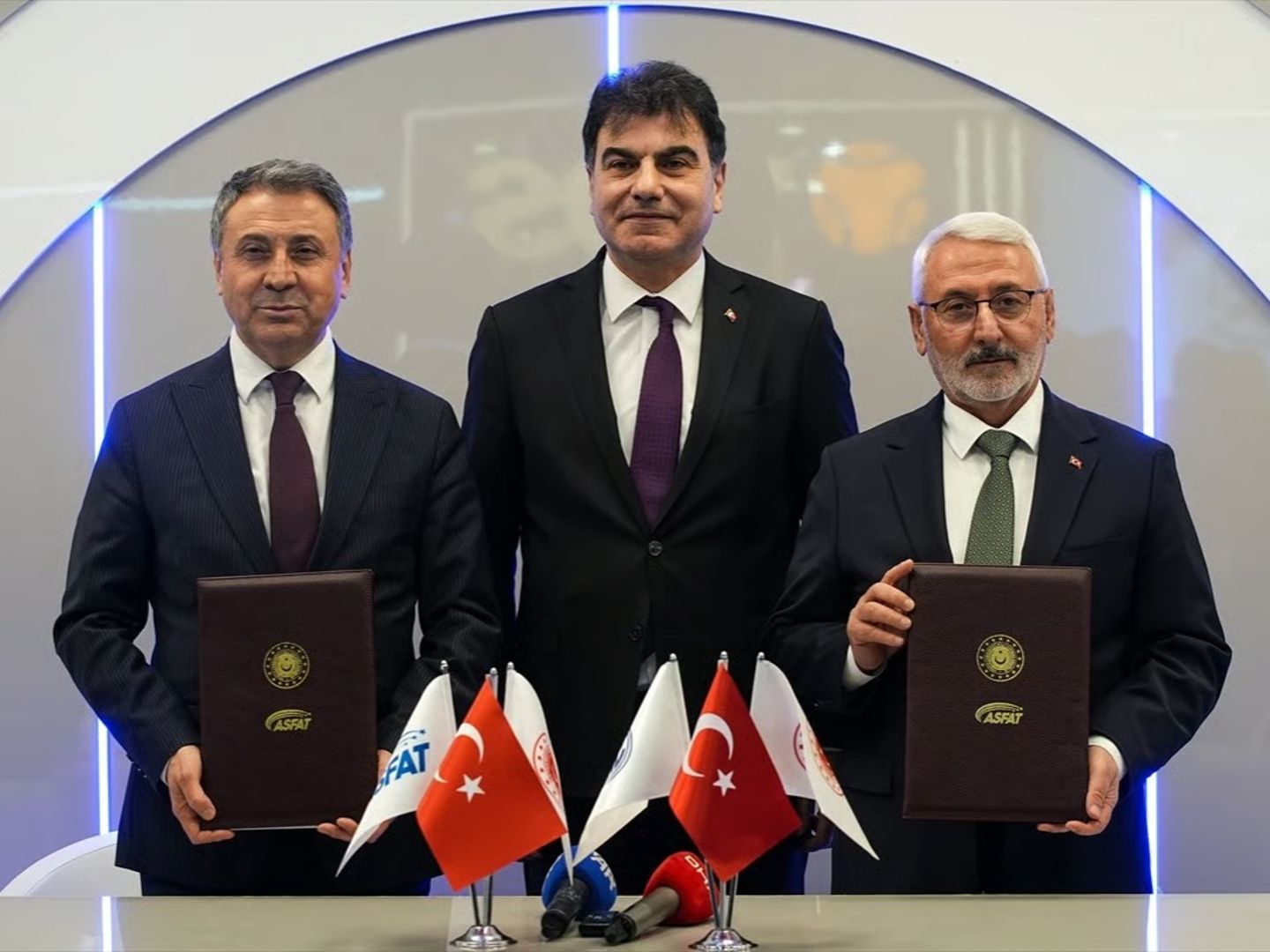 ASFAT ile MKE arasında Denizhan Milli Deniz Topu tedarik sözleşmesi imzalandı