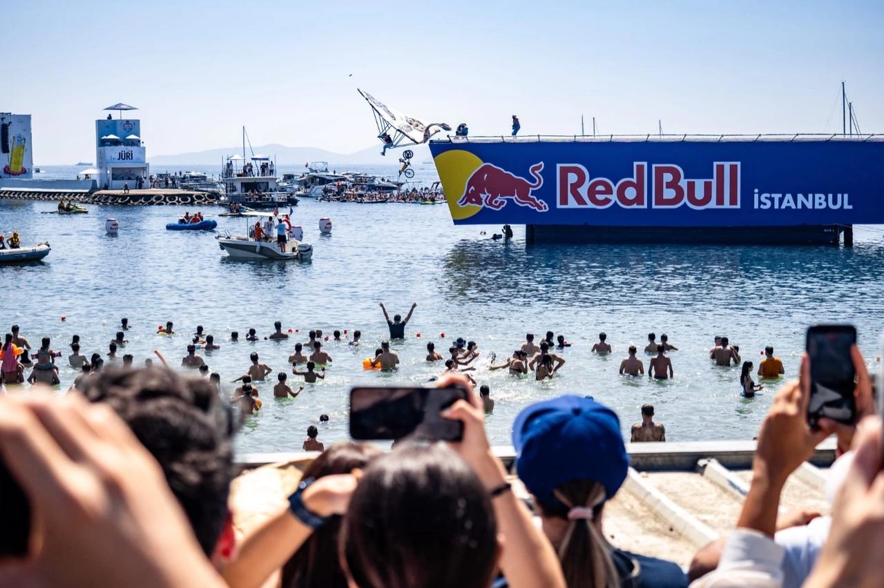 Red Bull Uçuş Günü'nde görsel şölen