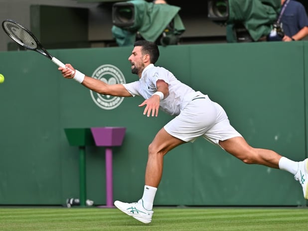 Wimbledon'da beklenmedik vedalar: Zverev ve Gauff'un veda ettiği gecede Djokovic ve Swiatek turladı