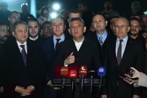 Özgür Özel'den zincir marketlere 'boykot' tehdidi: Üç harflileri pişman edeceğim  