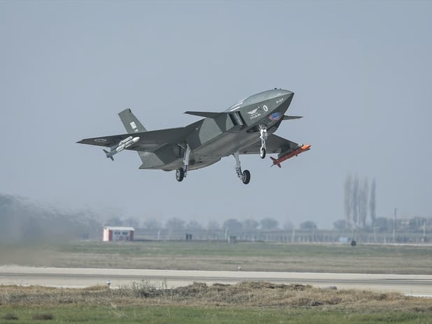 Bayraktar KIZILELMA hava-hava füzesiyle dünyada ilke imza attı