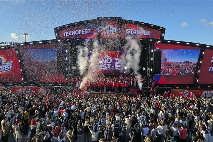 GENÇLER TEKNOFEST'TE ZİRVEYE ÇIKTI