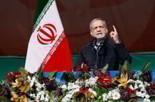 Pezeşkiyan'dan basına ve yetkililere "komşu ülke" uyarısı