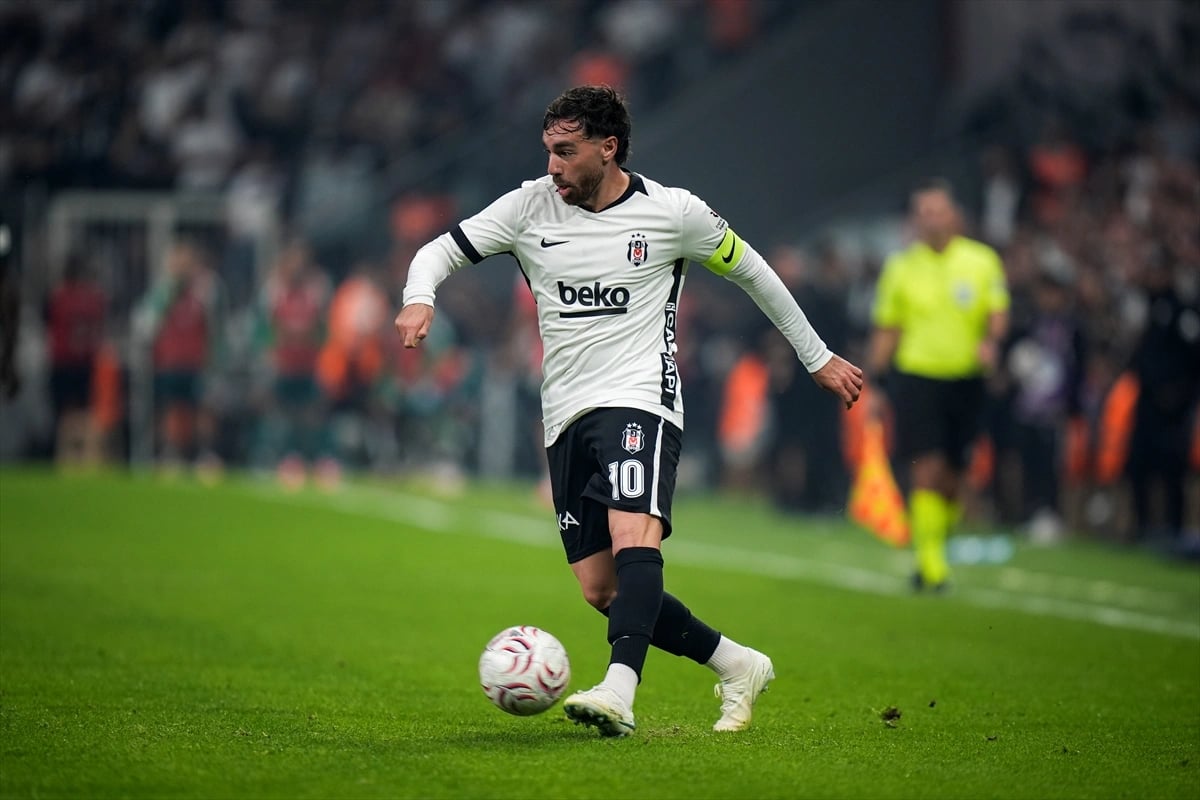Orkun Kökçü forma giyemeyecek