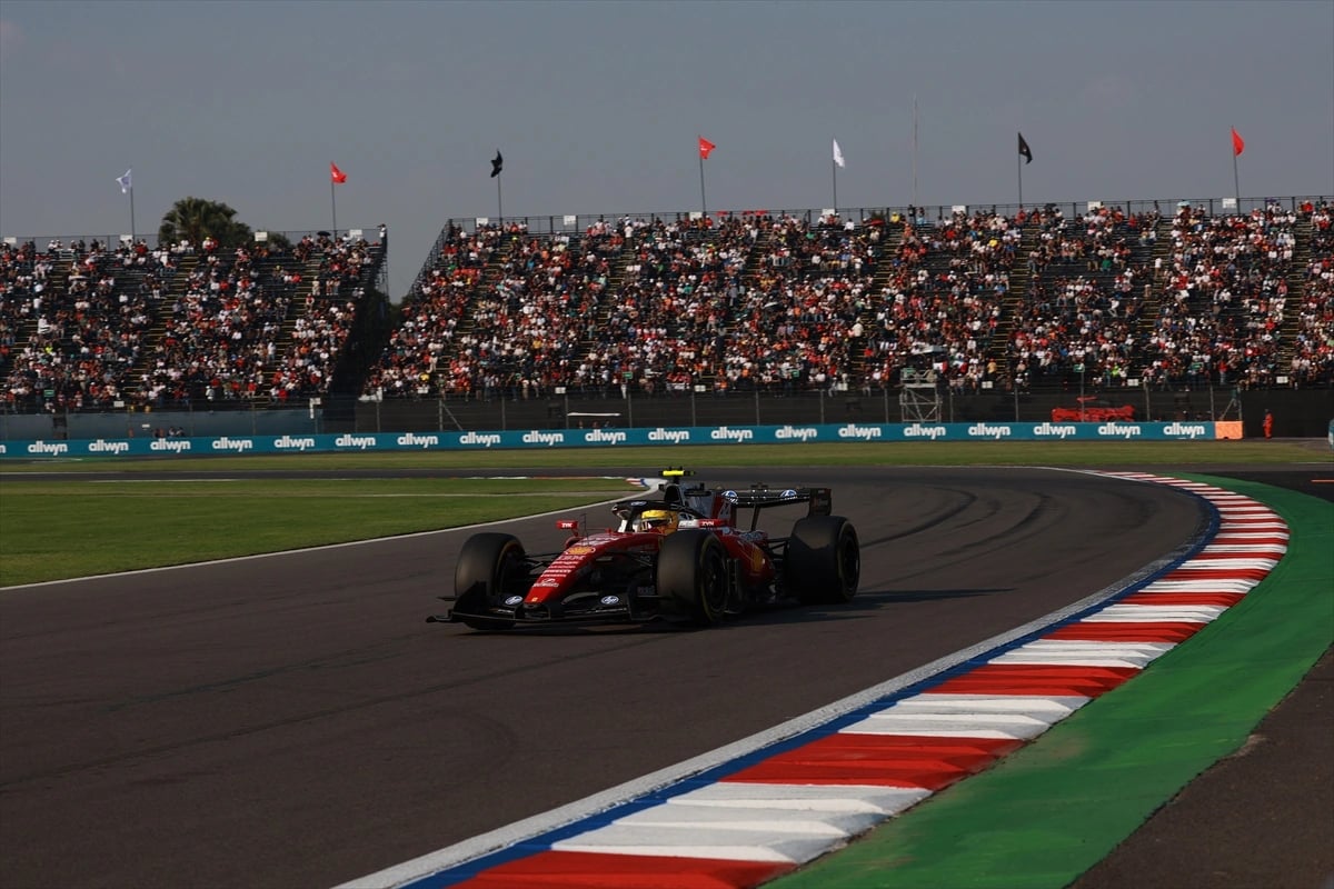 F1 Meksika GP'sinde antrenman zamanı 