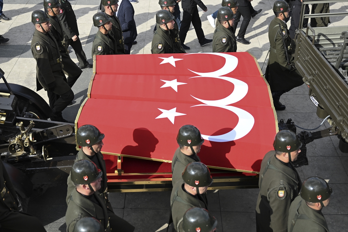 Türkiye için en acı günlerden biri: Şehitler son yolculuğuna uğurlandı
