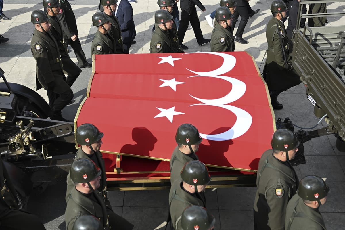 Türkiye için en acı günlerden biri: Şehitler son yolculuğuna uğurlandı