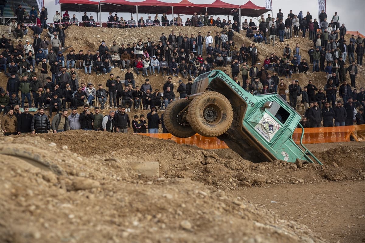 Irak'ta Off-Road rüzgarı: Makinanın doğayla savaşı renkli görüntülere sahne oldu