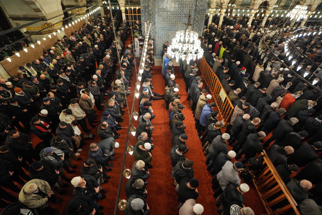 Diyanet İşleri Başkanlığı il il bayram namazı saatlerini açıkladı