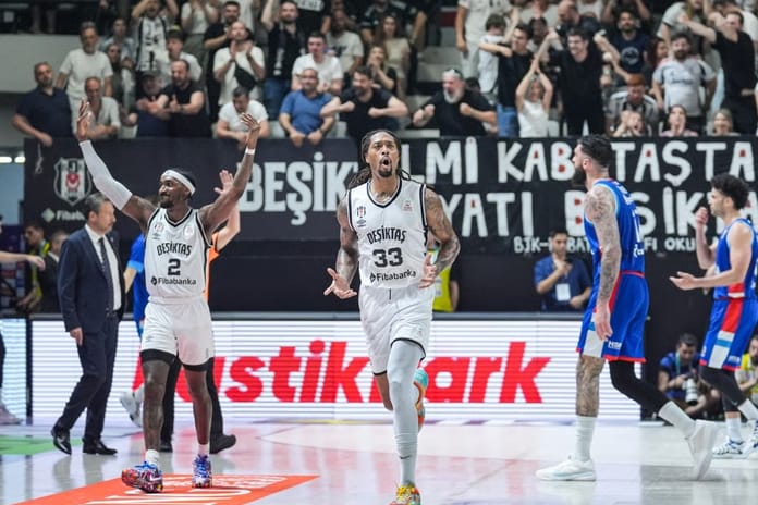 Beşiktaş, Anadolu Efes'i mağlup ederek play-off yarı final serisini eşitledi: Maç sonu cezalar gündemde