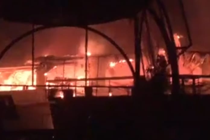 Hindistan'da gece kulübünde yangın: 25 ölü