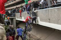 Kenya karıştı: Eski Başbakan'ın cenazesinde 4 ölü