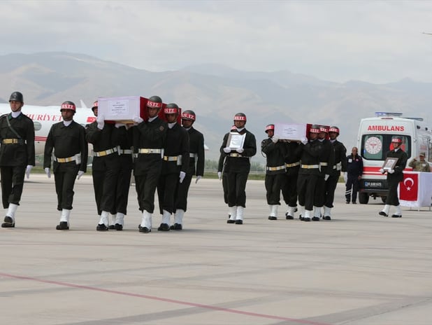 6 Şehidimiz için Hakkari'de tören düzenlendi