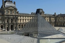 Louvre Müzesi müdürü Laurence des Cars istifa etti