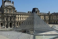 Louvre Müzesi müdürü Laurence des Cars istifa etti