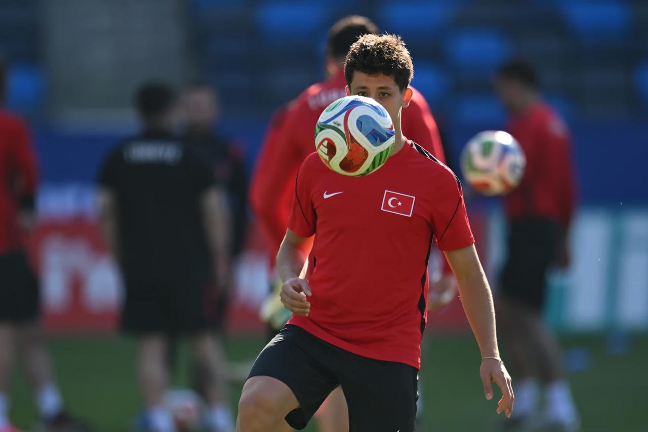Dünyanın en değerli on numaraları listesinde Türkiye'den iki milli futbolcu