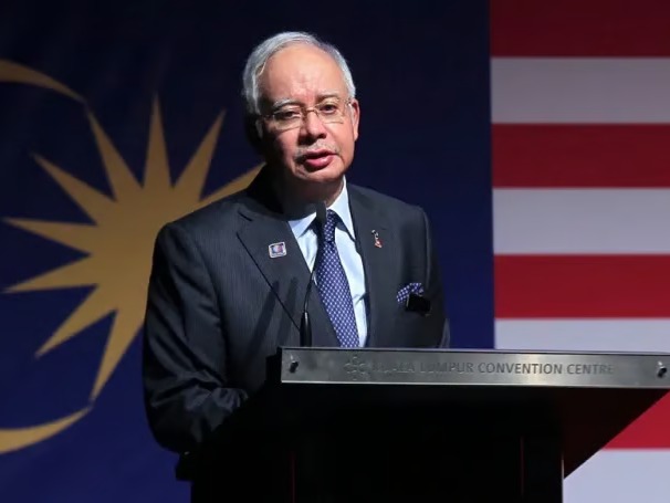 Malezyanın eski başbakanı Necib Razak yolsuzluk davasında suçlu bulundu