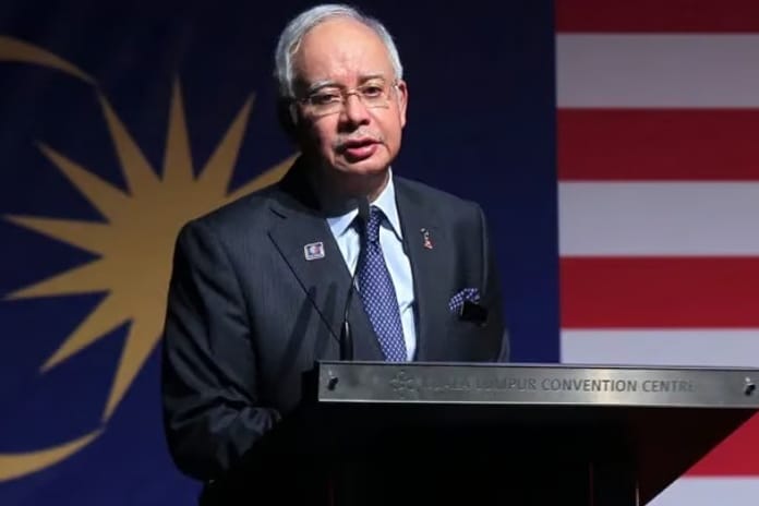 Malezyanın eski başbakanı Necib Razak yolsuzluk davasında suçlu bulundu