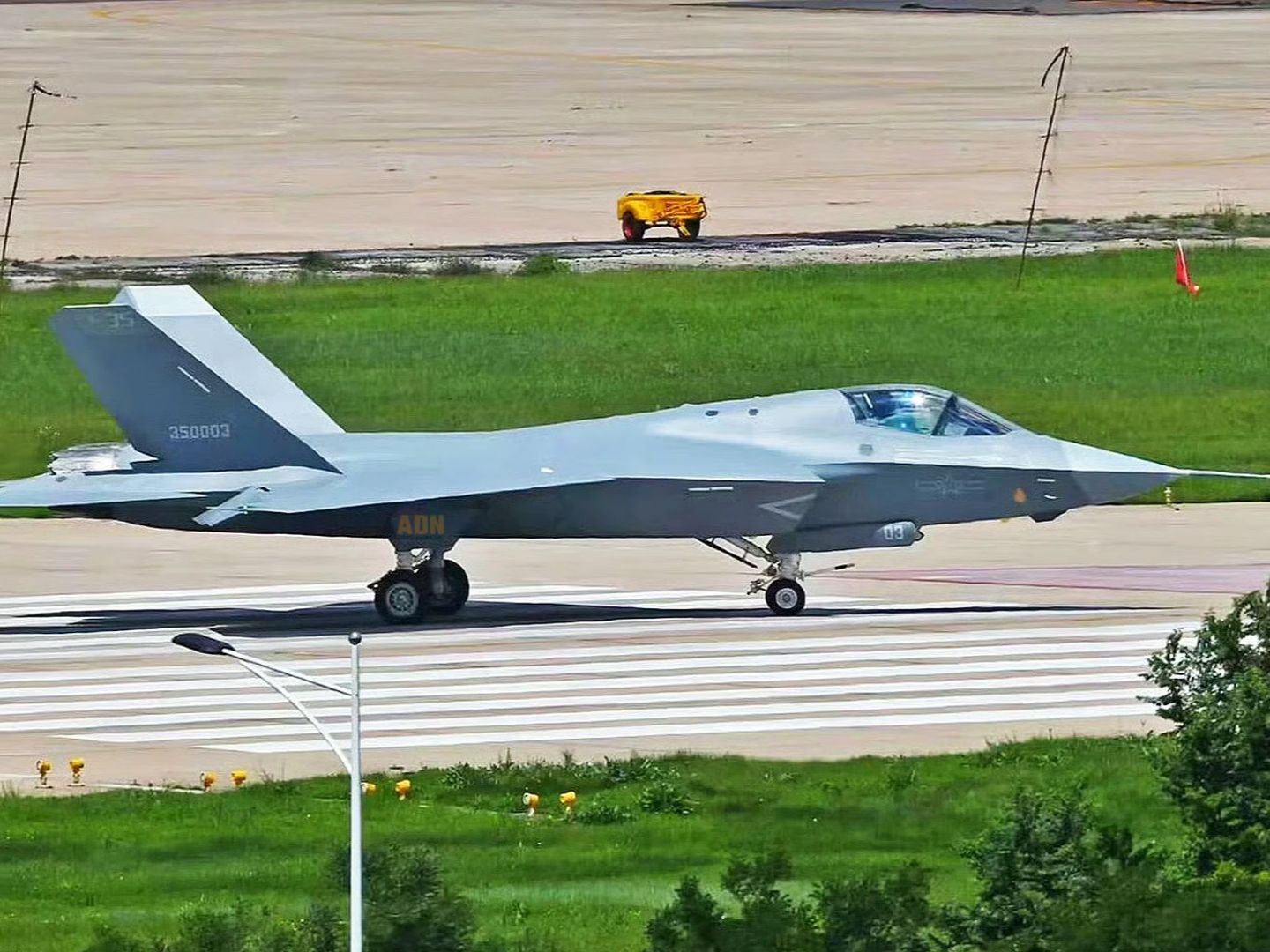 Pakistan, Çin'den J-35 alımını resmen onayladı