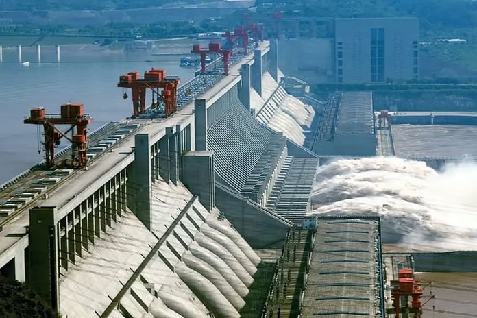Çin dünyanın en büyük hidroelektrik barajının inşaatına başladı