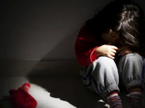 Özel banka yöneticisi 9 yaşındaki kız çocuğunu taciz etti