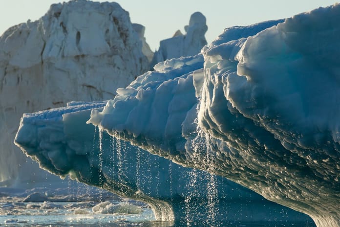Grönland’daki buz tabakasının erime hızı risk sınırının üstüne çıktı