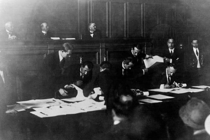 Tarihte Bugün: Lozan Antlaşması yürürlüğe girdi