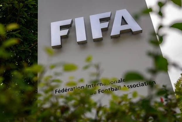 FIFA'dan Fenerbahçe'ye 3 dönem transfer yasağı