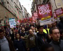 İtalya'da işçiler greve gitti