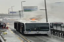 İstanbul Şişli'de metrobüs yangını paniği: Seferler geçici olarak durduruldu