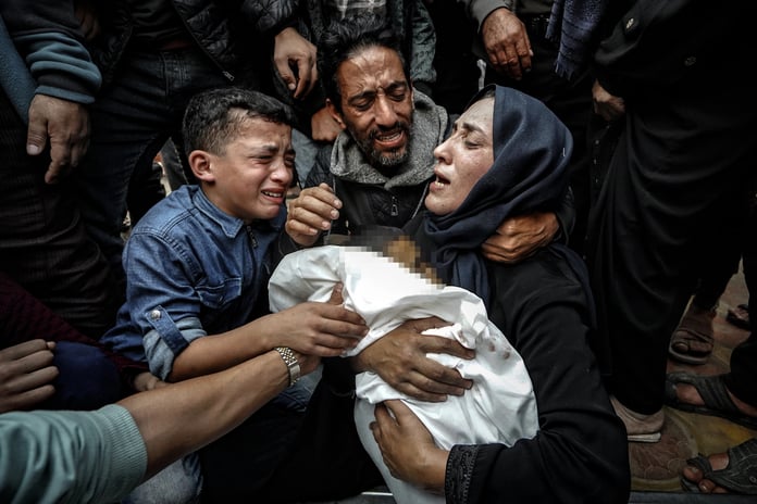 9 çocuğu katledilen doktor anne haberi görevdeyken aldı