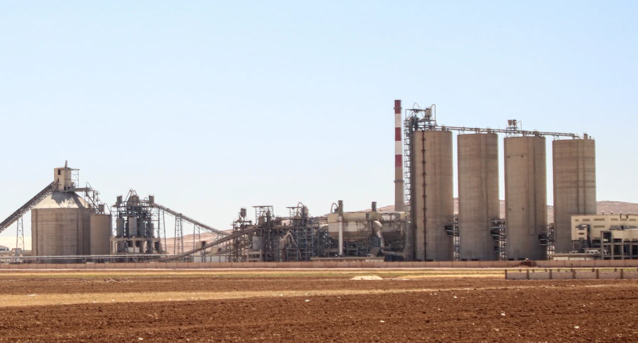 Terörü finanse eden Fransız Lafarge'ın tesisleri görüntülendi