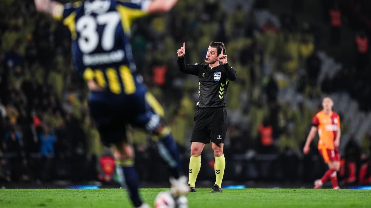 Fenerbahçe - Beşiktaş derbisinin hakemi belli oldu